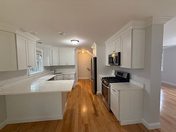 5th image of 260 West St Unit 5