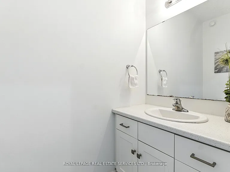 22 Marshall Dr #8 — Photo 4