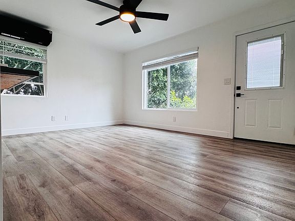 5th image of 805 Torrance St
