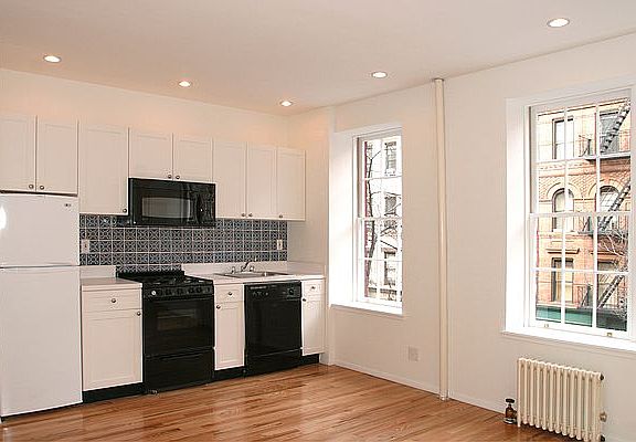 3rd image of 316 E 92nd St APT 3FC