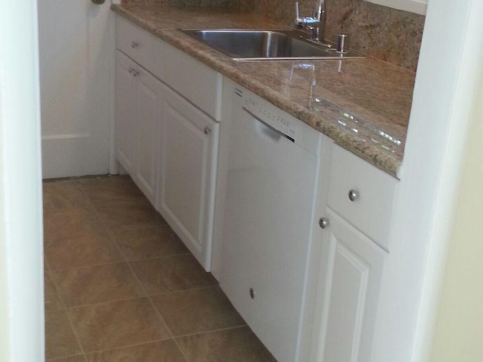 1st image of 1118 Laurel St APT 2