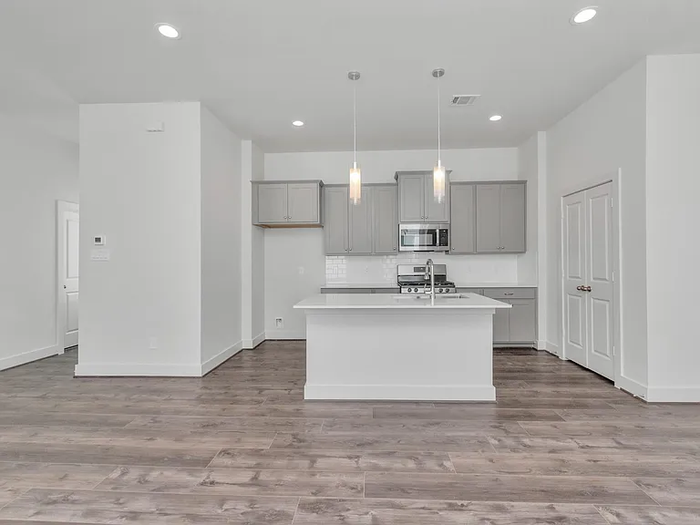 2011 E Bauer Dr — Photo 13