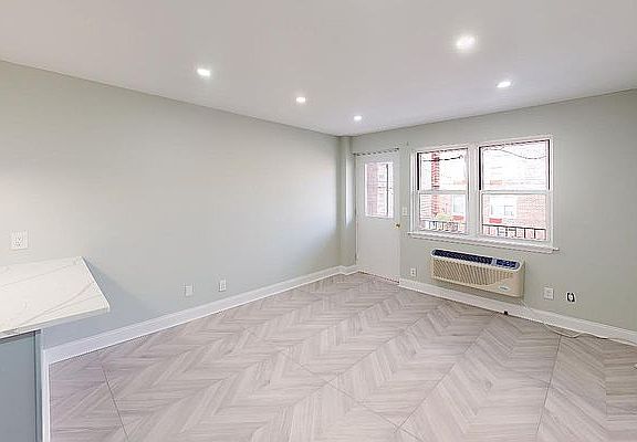 5th image of 63-52 Saunders St #2AA
