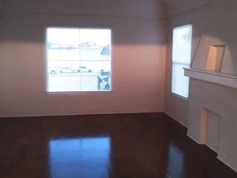 6133 Cashio St #1/2 — Photo 9