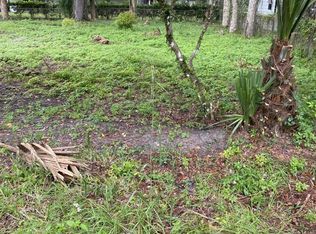 1041 Elm St, Welaka, FL 32193