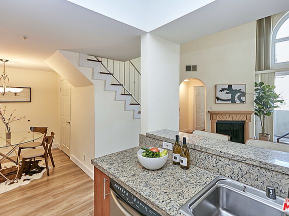 4th image of 620 S Gramercy Pl APT 433