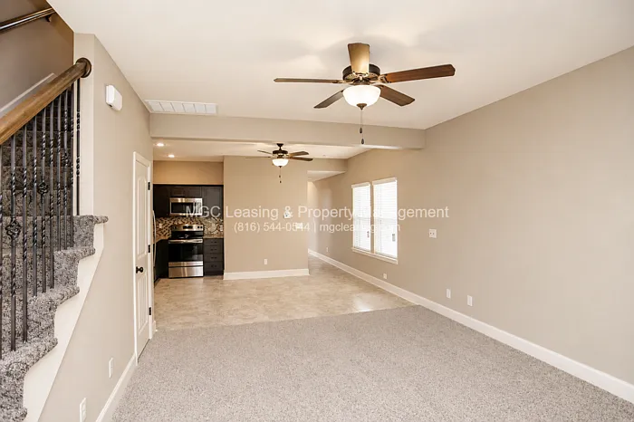 3 bed, 2.5 bath, 1357 sqft, $1,779 — Photo 4