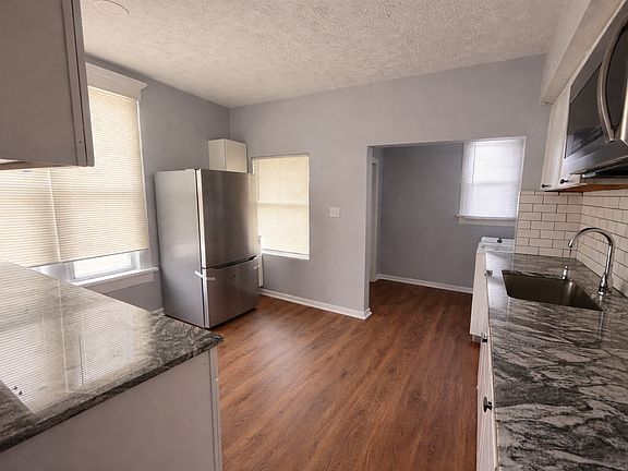 2nd image of 368 N Garfield Ave