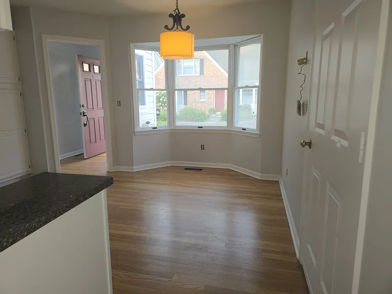 77 Forest St — Photo 5