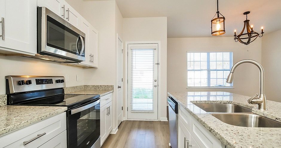 1st image of 797 Collinwood Dr #1015