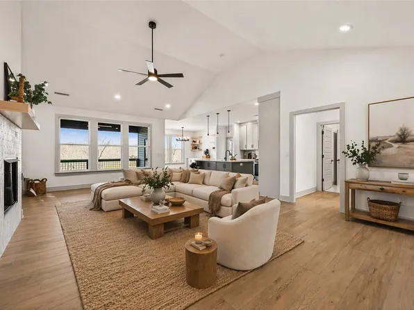 240 Kinross Dr, Bella Vista, AR 72715