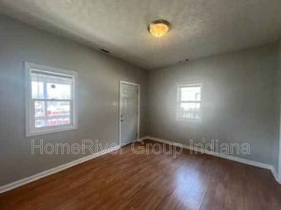 4th image of 1331 Saint Paul St