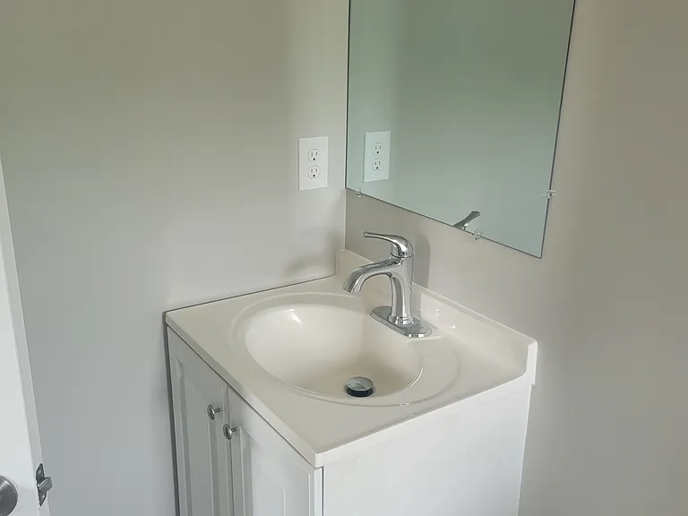 7 N Railroad Ave #2 — Photo 3