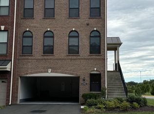 22461 Windsor Locks Sq, Ashburn, VA 20148