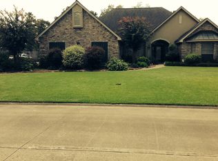 325 Oxford Ct, Lake Charles, LA 70605