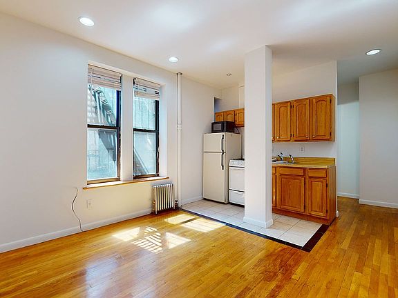 4th image of 237 E 5th St APT 2