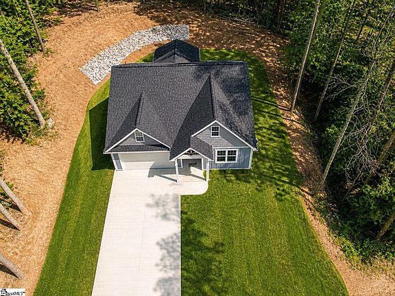 5th image of 202 Loblolly Dr