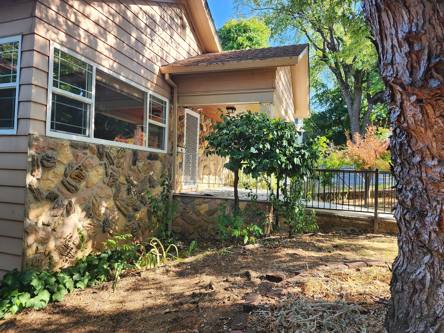 4 bed, 1707 sqft, $2,475 — Photo 3