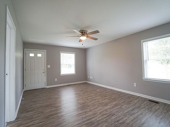 4th image of 6521 Jennifer Valley Way