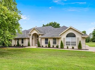 4890 Butterfield Coach Rd, Springdale, AR 72764