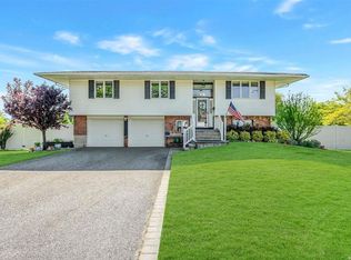 19 Digney Ct, Commack, NY 11725
