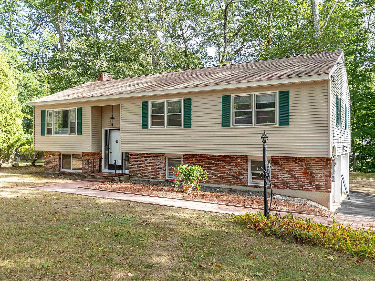 11 Easthill Drive, Hudson, NH 03051 | Zillow