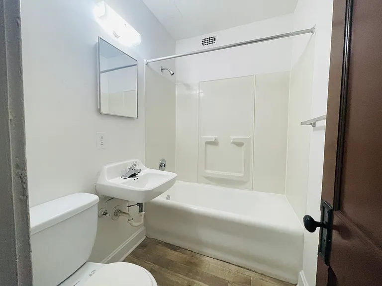 Maple Ave Apts — Photo 4