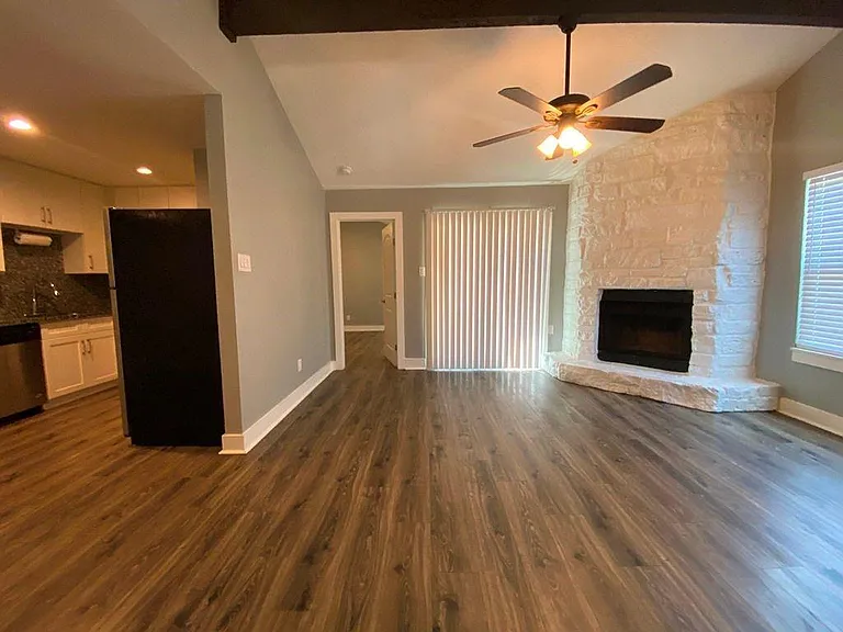 3411 Lynridge Dr #B — Photo 11