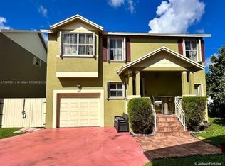 380 NW 102nd Ter, Pembroke Pines, FL 33026