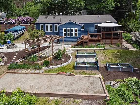 5th image of 17 Island Pond Road