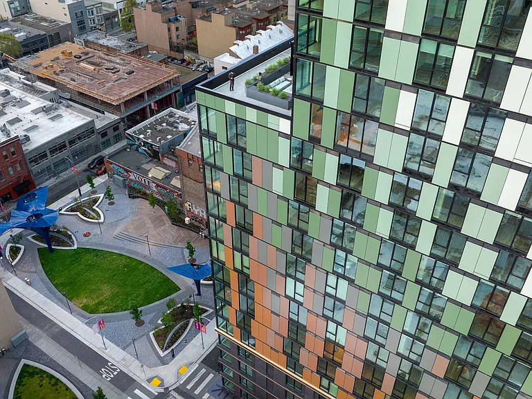 The George — Photo 14