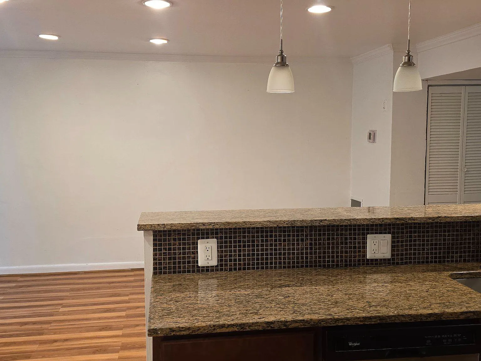 3 bed, 2.5 bath, 1452 sqft, $3,000 — Photo 2