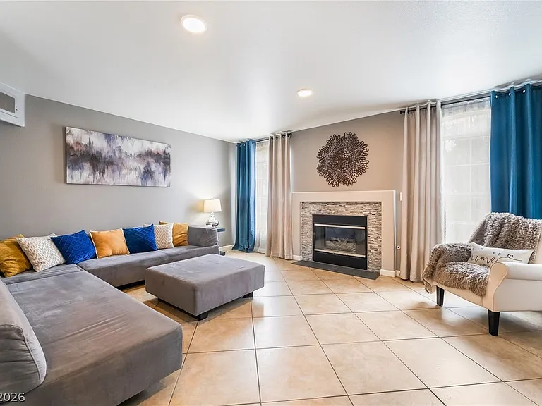 1626 Hennepin Dr — Photo 5