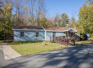 665 Point Rd, Willsboro, NY 12996
