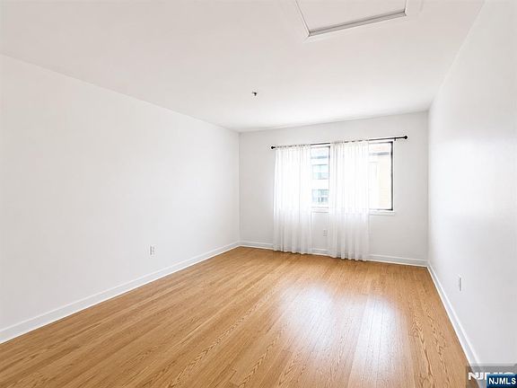 4th image of 1309 15th St
