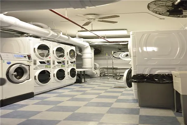 Sold by Maxwell Jacobs | media 19