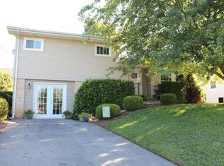 902 Baldwin St, Radford, VA 24141