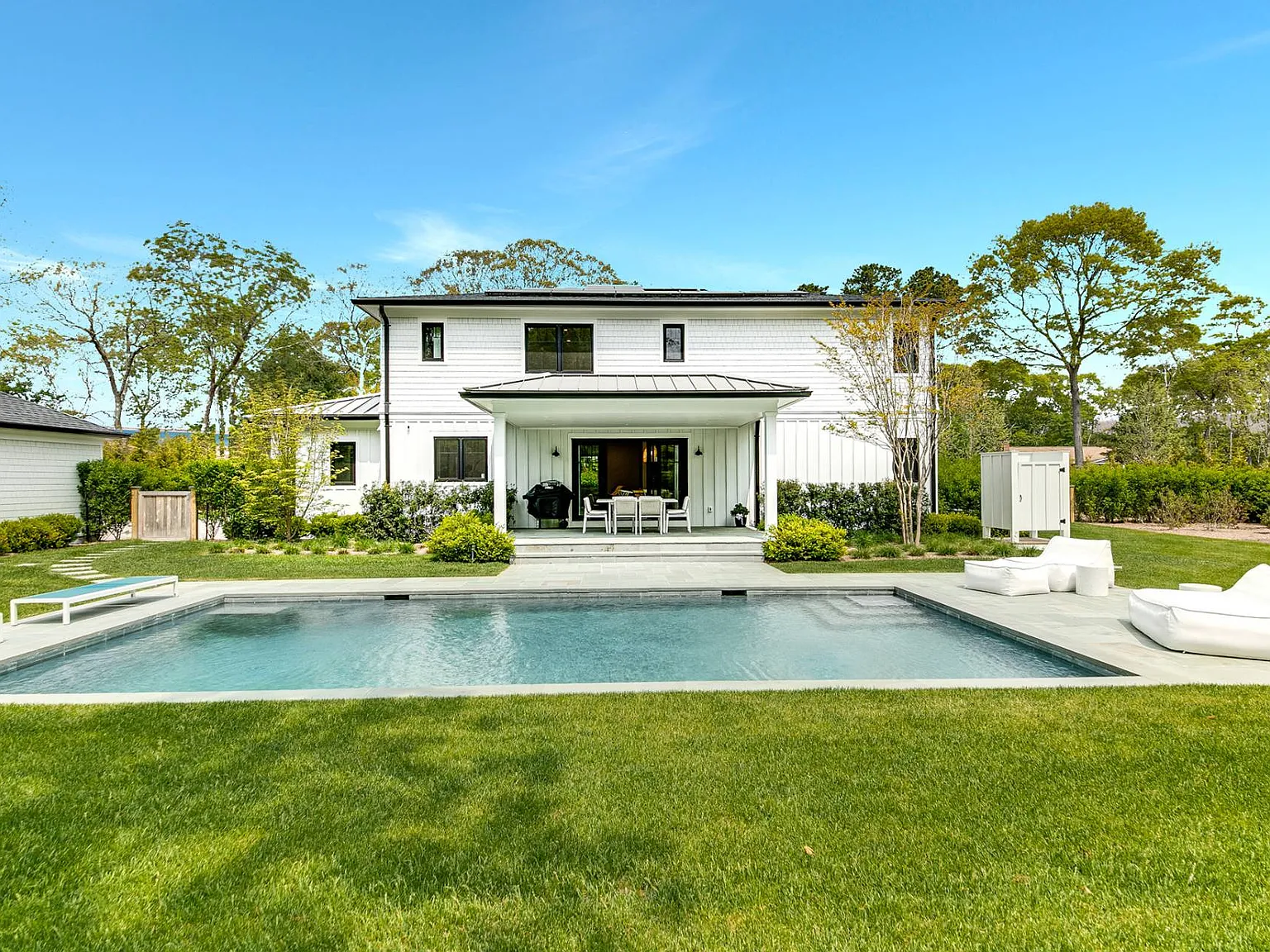 August Ease in East Hampton — Photo 2