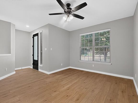5th image of 3312 Glen Crest Ln