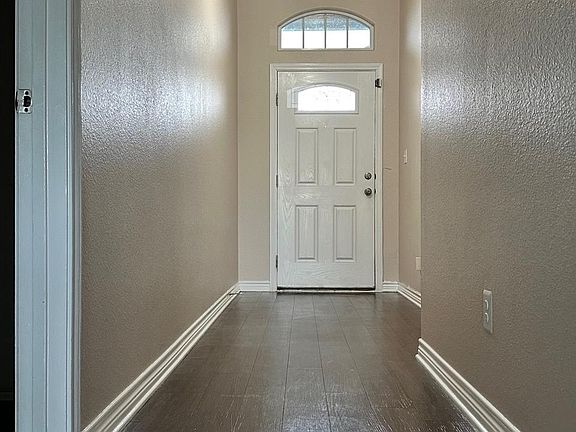 4th image of 2921 Besterio Dr