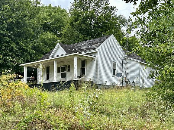 2nd image of 6 Clarence Ln