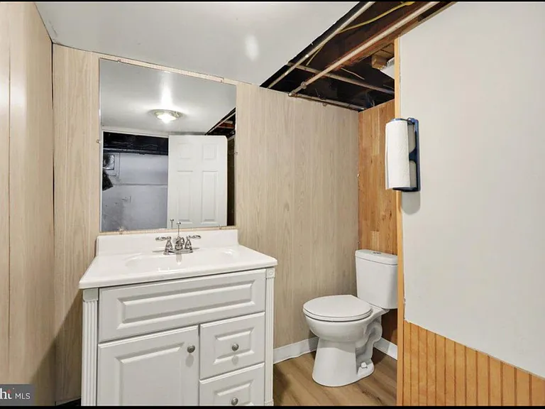 2133 Fairview St — Photo 9