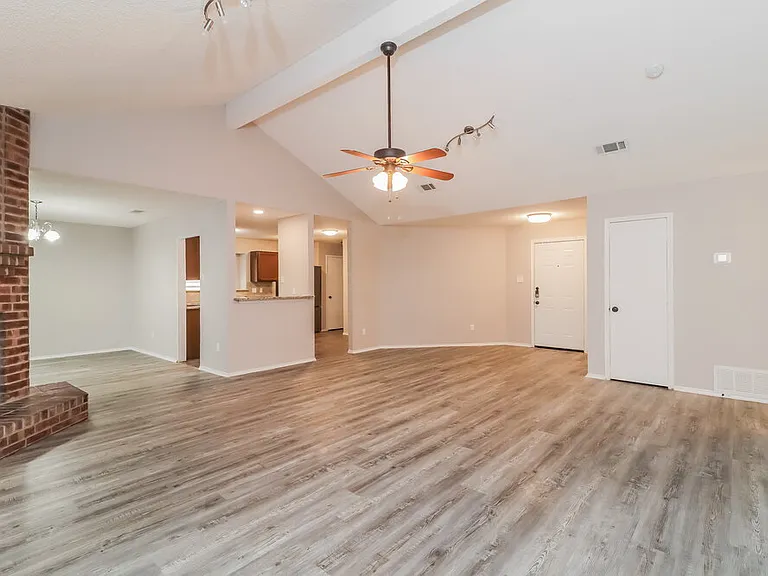 2301 Fall Ct — Photo 5