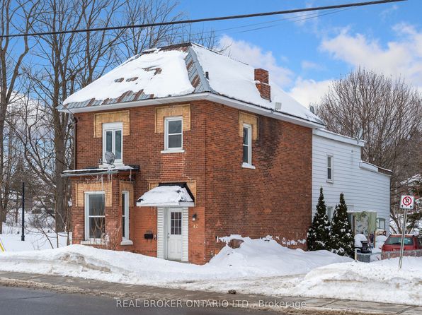 42 Daniel St N, Arnprior, ON K7S 2K5