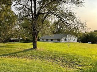 6898 SE Isley Dr, Holt, MO 64048