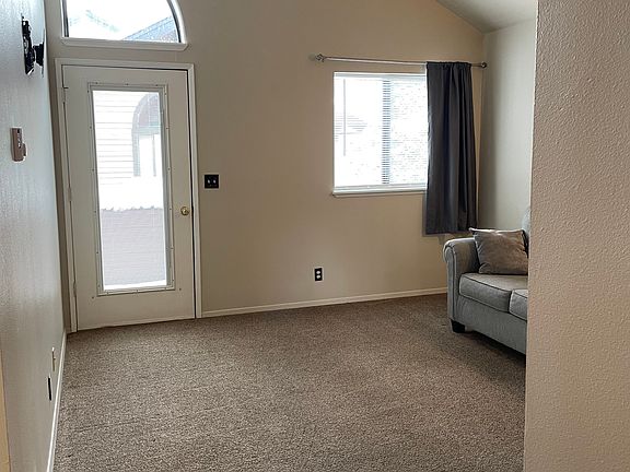 2nd image of 56856 Enterprise Dr #E1