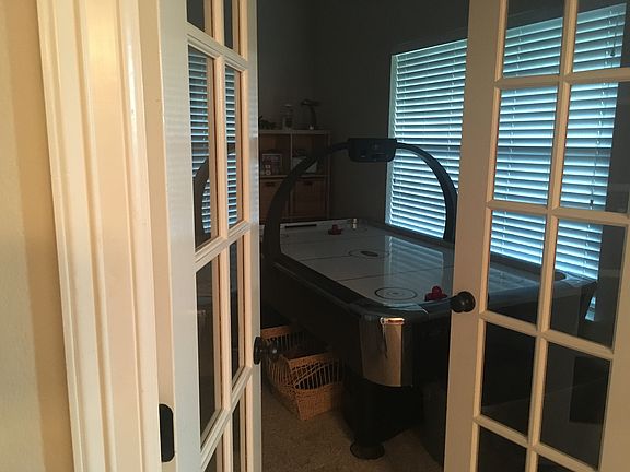 2nd image of 2915 Oakwood Dr