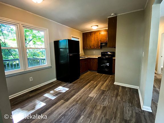 4th image of 611 W Whittington St