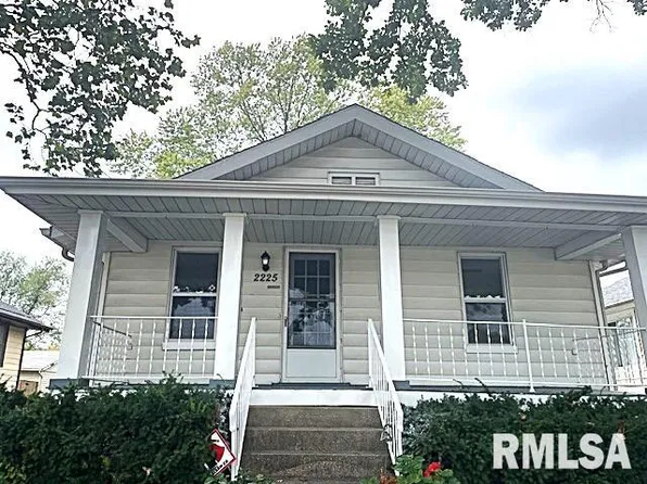 2225 S 6th St, Springfield, IL 62703