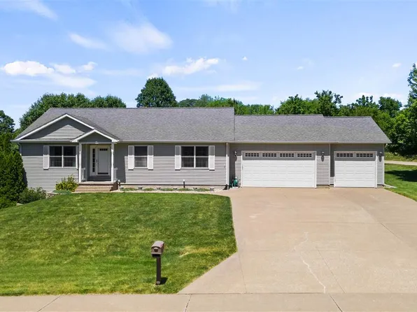 2714 Birdie Dr, Muscatine, IA 52761